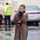 Hilary Duff – Fill up her Mercedes in Studio City