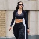 Amelia Hamlin – Shows her abs after a gym workout in Manhattan’s SoHo area - 454 x 708