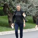 Jennifer Garner – Out for a morning walk in Brentwood