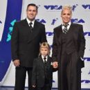 P!nk, Willow Sage and Carey Hart -  2017 MTV Video Music Awards - Arrivals - 438 x 612