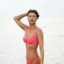 Julia Pereira – In a pink bikini at the beach in Miami - 454 x 681