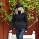 Diane Keaton – Seen with friend at Brentwood Country Mart - 454 x 681