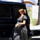 Sofia Richie – Shopping for baby clothes in maternity dress in Beverly Hills - 454 x 681