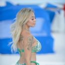 Bella Bunnie Amor – Posing in a bikini at the beach in Miami - 454 x 681