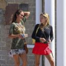 Brooke Burke – Pictured during a lunch date with a friend in Malibu - 454 x 681