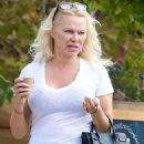 Pamela Anderson – Steps out makeup-free in Malibu