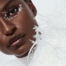 L'Officiel Belgium December 2022 - 454 x 588