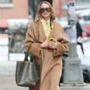 Jennifer Lawrence – Running errands in New York