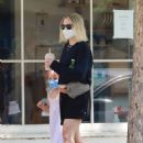 Kristen Bell – Out for a stroll with her daughter in Los Feliz