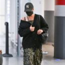 Scarlett Johansson – Arrives at JFK airport in New York