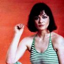 Marie Versini - 400 x 584