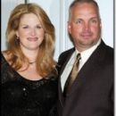 Garth Brooks and Trisha Yearwood - 266 x 400