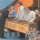 Family Feud- Richard Kissing Florence Henderson - 454 x 303