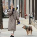 Daphne Groeneveld – Walks her dog in New York - 454 x 495