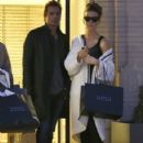 Kate Beckinsale and Len Wiseman out shopping at Barneys New York in Beverly Hills, California on December 20, 2014 - 422 x 594