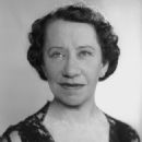 Flora Robson - 454 x 620