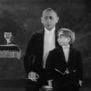 The Great Gabbo - Erich von Stroheim - 454 x 340