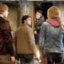 Harry Potter and the Deathly Hallows: Part 2 - Matthew Lewis - 454 x 293
