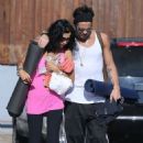 Colin Farrell & His Sister Claudine Hit Up A Yoga Class - 454 x 511