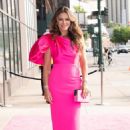 Elizabeth Hurley – Arrives to Breast Cancer Research Fund Event in New York - 454 x 681