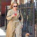 Sailor Brinkley-Cook – On a walk with her dog in New York - 454 x 682
