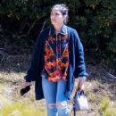 Freida Pinto – In a ripped blue jeans seen in Los Feliz - 454 x 681