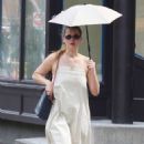 Jennifer Lawrence – Seen at a tanning salon in New York