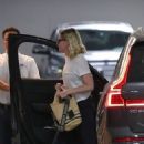 Kirsten Dunst – Seen visiting a spa visit in West Hollywood - 454 x 680