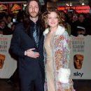 Chris Robinson and Kate Hudson - The Orange British Academy Film Awards - BAFTA  (2001) - 358 x 612