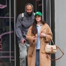 Kacey Musgraves – Shopping candids in New York - 454 x 648