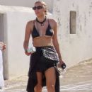 Demi Sims – Seen on a vacation in Chora at Mykonos - 454 x 680