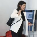 Nigella Lawson – Seen at Sydney Airport - 454 x 589