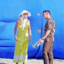 Kristen Wiig – With Ricky Martin filming ‘Mrs. American Pie’ in San Pedro - 454 x 580