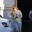 Khloe Kardashian – Seen in a pair of sweatpants and a matching hoodie in L.A - 454 x 681