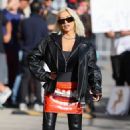 Christina Aguilera – Wearing Kiss skirt at the Jimmy Kimmel Live! show in Hollywood - 454 x 688