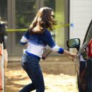 Jennifer Garner – Checking on the construction of her new house in Brentwood