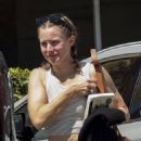Kristen Bell – Seen going to her dermatologist appointment in Los Angeles