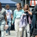 Rose Byrne – Filming ‘Platonic’ in downtown Los Angeles - 454 x 565