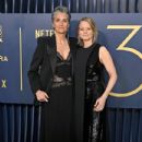 Jodie Foster and Alexandra Hedison - The 30th Annual Screen Actors Guild Awards - 433 x 612