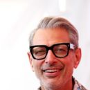 Jeff Goldblum - 396 x 594