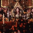 Left to Right: John Bott as Orlando’s Father, Quentin Crisp as Queen Elizabeth I, and Elaine Banham as Orlando’s Mother. Photo taken by Liam Longman © 1992, Courtesy of Sony Pictures Classics