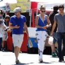 Leonardo DiCaprio & Girlfriend Toni Garrn Wear Matching Shirts to the Farmer's Market! (April 6)
