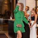 Zara Tindall – Leaves the luxury hotel in Surfers Paradise - 454 x 714