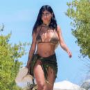 Mia Khalifa – On the beach in Miami - 454 x 681
