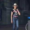 Julianna Margulies – Steps Out in New York - 454 x 636