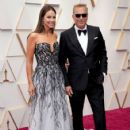 Christine Baumgartner and Kevin Costner - The 94th Annual Academy Awards (2022) - 424 x 612