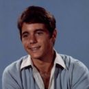 Mr. and Mrs. Bo Jo Jones - Desi Arnaz Jr - 406 x 612