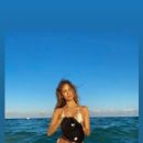 Cassie Amato shows off her bikini body in Miami - 454 x 807