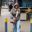 Kerry Katona – Caught up in storm Eunice while arriving at Steph’s Packed Lunch - 454 x 597