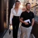 Karlie Kloss – Leaving Azzedine Alaia show during Haute Couture AW 2022-23 in Paris
